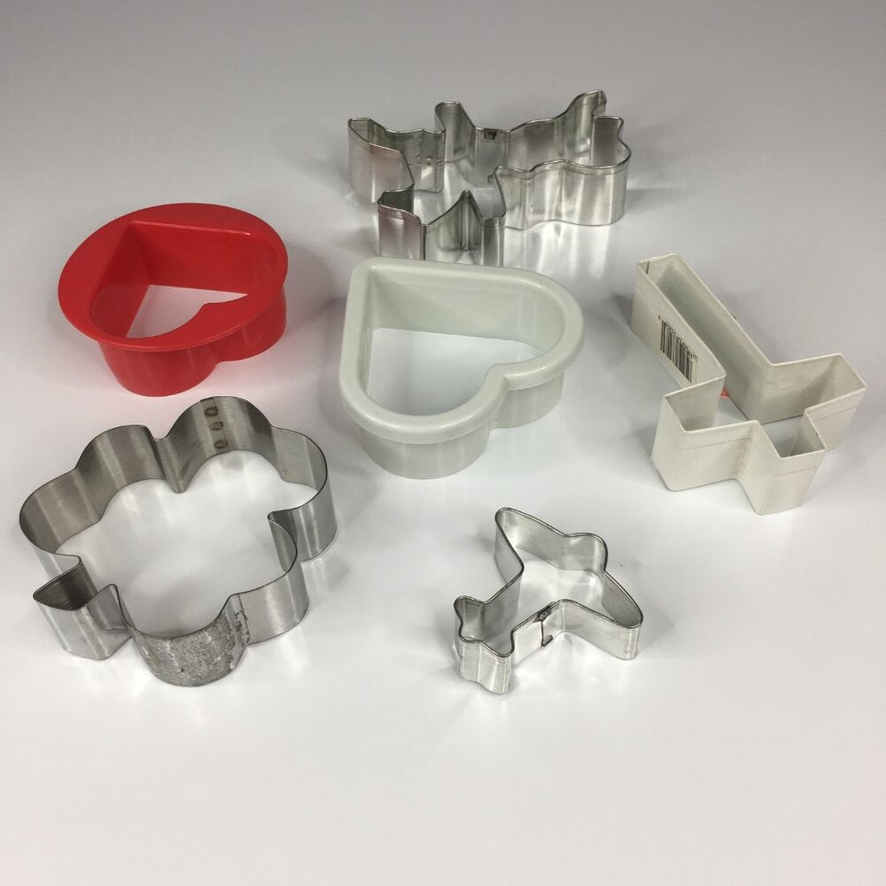 6 Cookie Cutters Various Shapes Carousel Hearts Cross Shamrock Clover Airplane - Picture 9 of 14